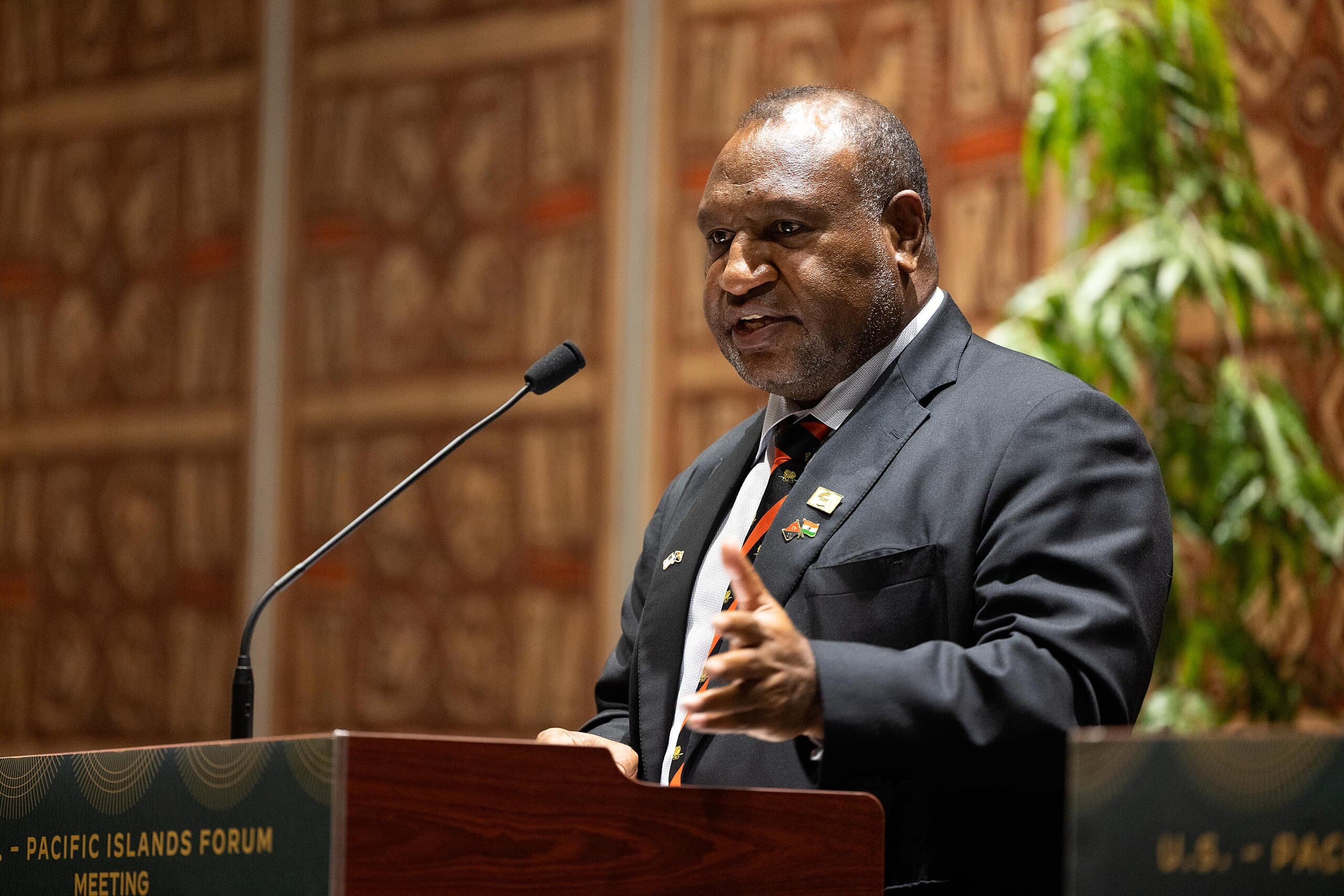 Papua New Guinea and Australia Sign Defence Treaty