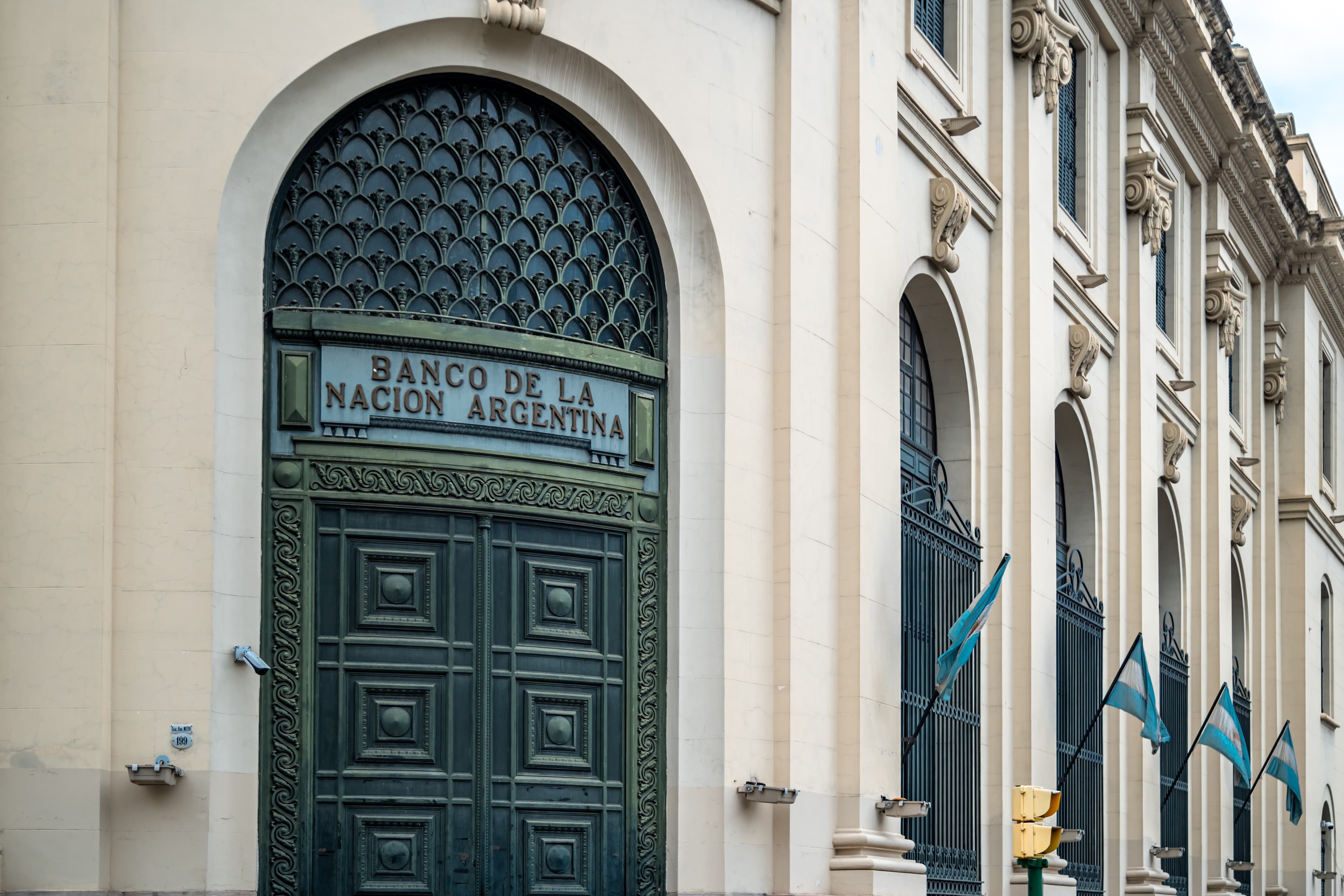 Argentina Signs $20 Billion Currency Swap Deal