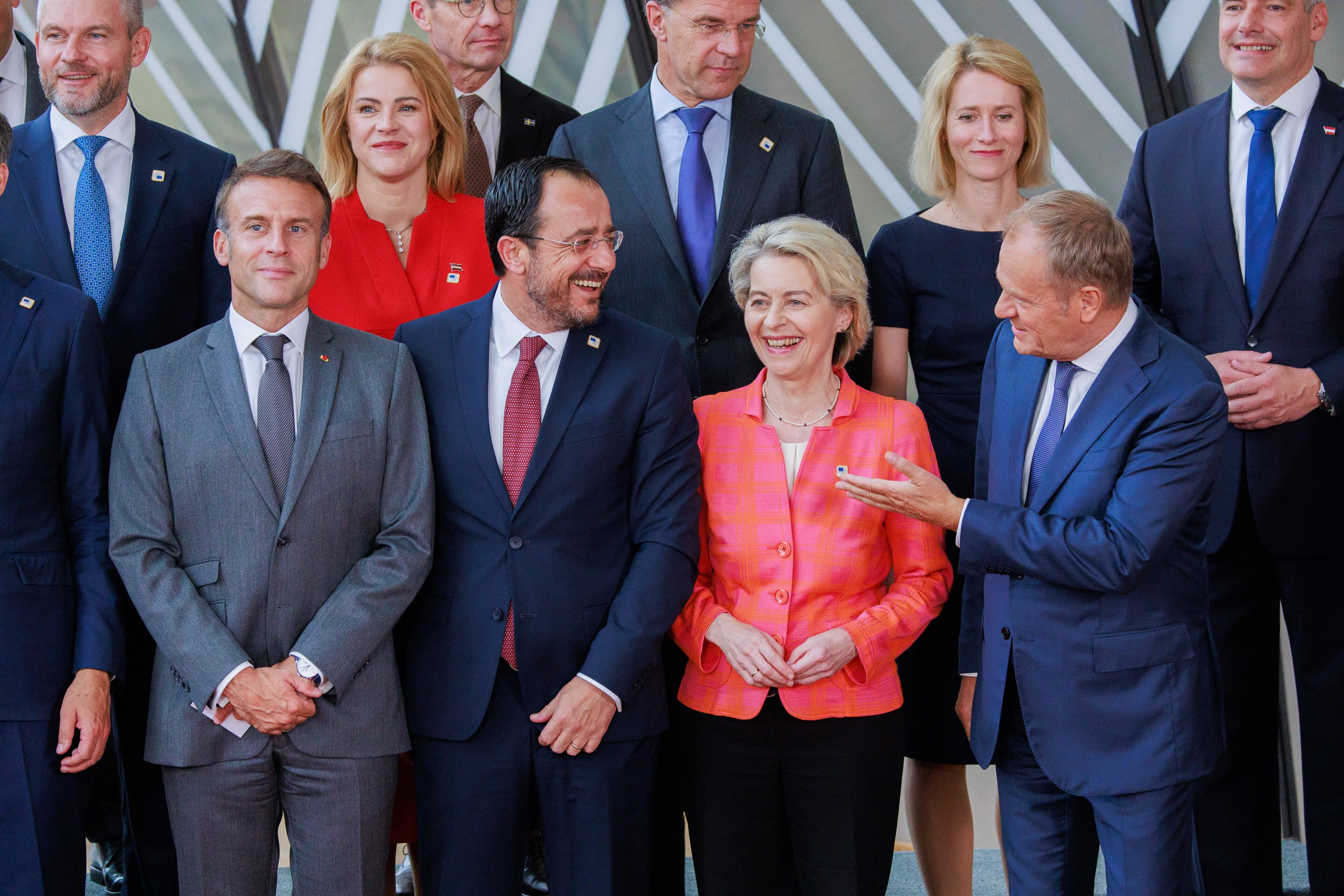 Macron Visits Greek Cyprus Amid Hormuz Security Plans