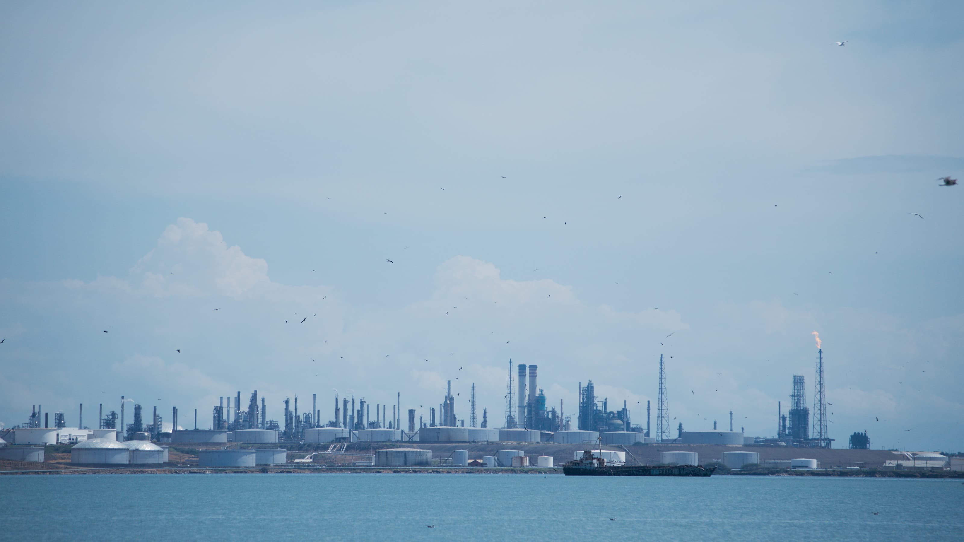Venezuela Developments: Oil Shipments, Mining Talks And Cuba Fuel Crisis
